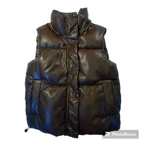 Fashion Nova Keep Staring Cropped Puffer Vest  Size XS Chocolate Brown